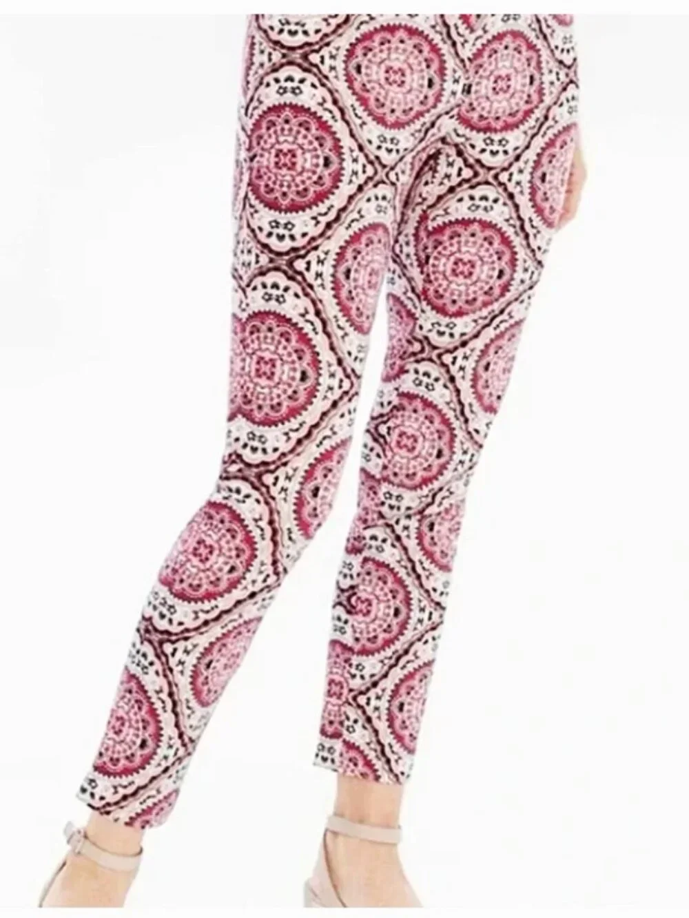 Chico's So Slimming Brigitte Medallion Print pants size 1.5